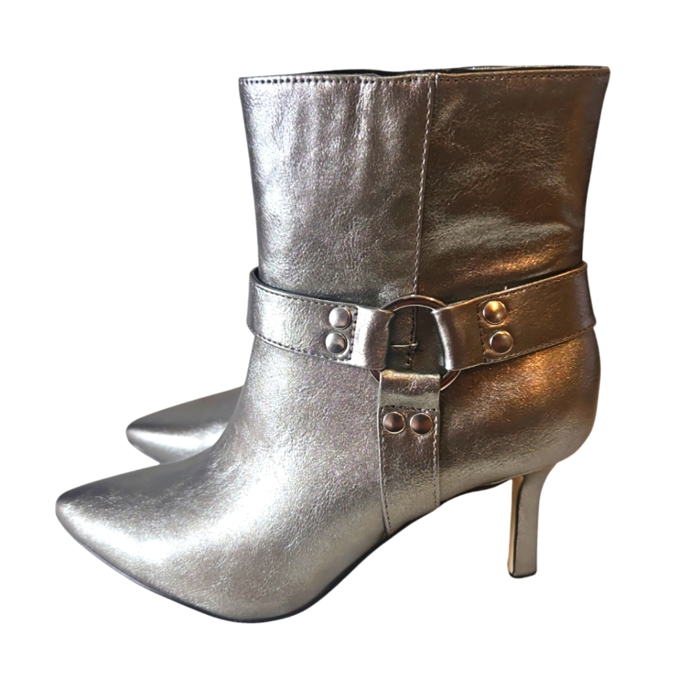 Jessica Simpson Women Pointy toe Heels Buckle detail Silver Size 6.5 M/7.5M/9M